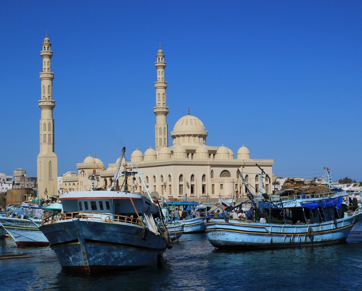 Schiffe im Hafen von Hurghada